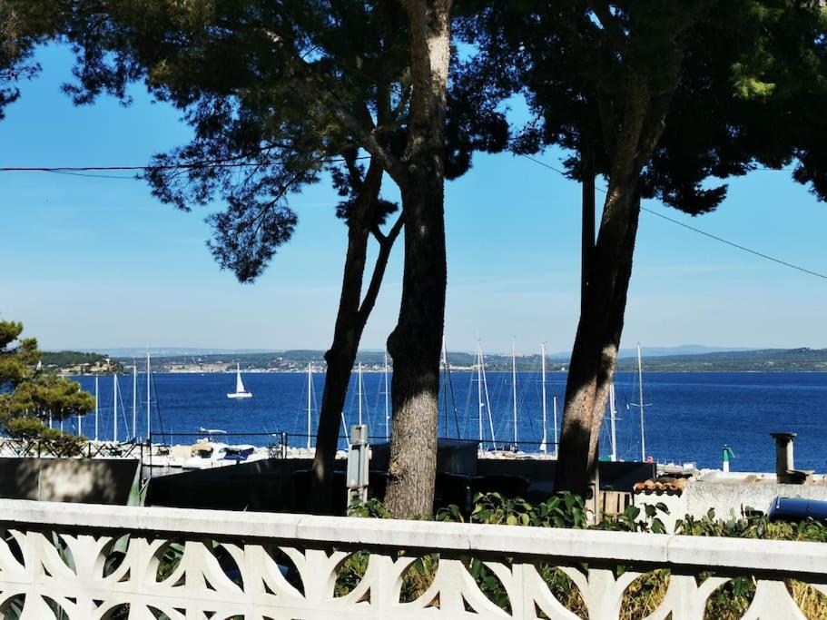 Maison T3 Avec Vue Au Bord De L'Etang Istres Exterior foto
